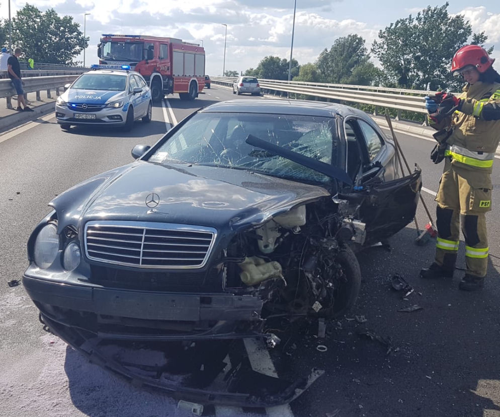 Poważny wypadek na Średnicówce Toruniu. Dwie osoby w szpitalu!