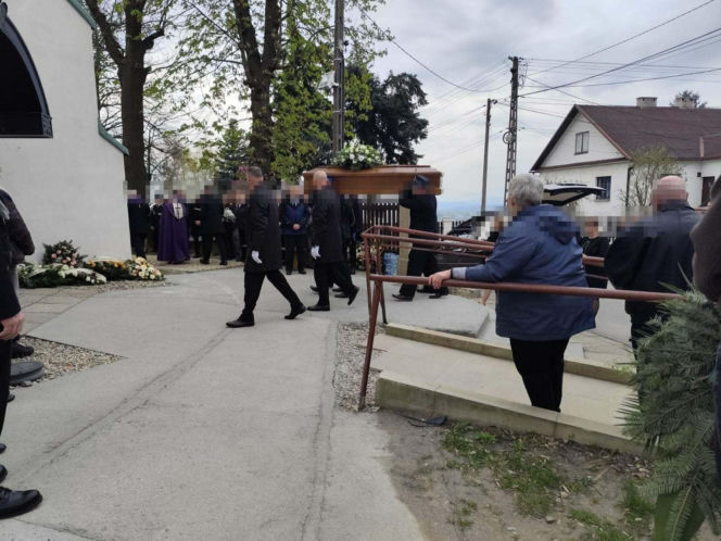 Druh Bogdan uderzył w słup jadąc do pożaru traw. Słowa księdza podczas pogrzebu wyciskają łzy