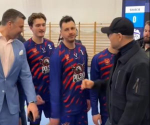 Niespodziewana wizyta Karola Nawrockiego na meczu! Szok, kto mu towarzyszył. Wideo niesie się po sieci!