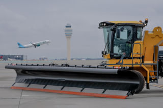 Chaos pogodowy w USA. Setki odwołanych lotów i stan wyjątkowy