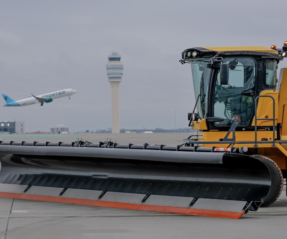 Chaos pogodowy w USA. Śnieżyce, setki odwołanych lotów i stan wyjątkowy
