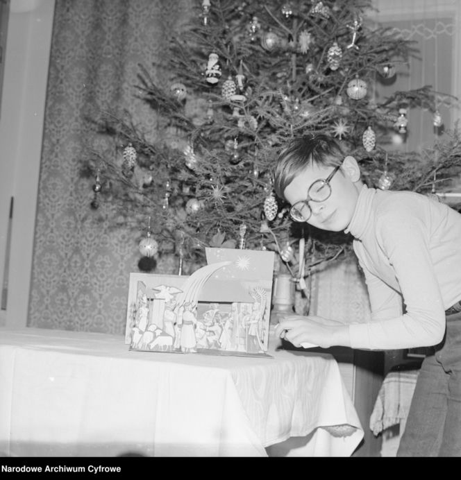 Tak ubierano choinki w PRL-u. Te archiwalne zdjęcia to prawdziwe perełki!