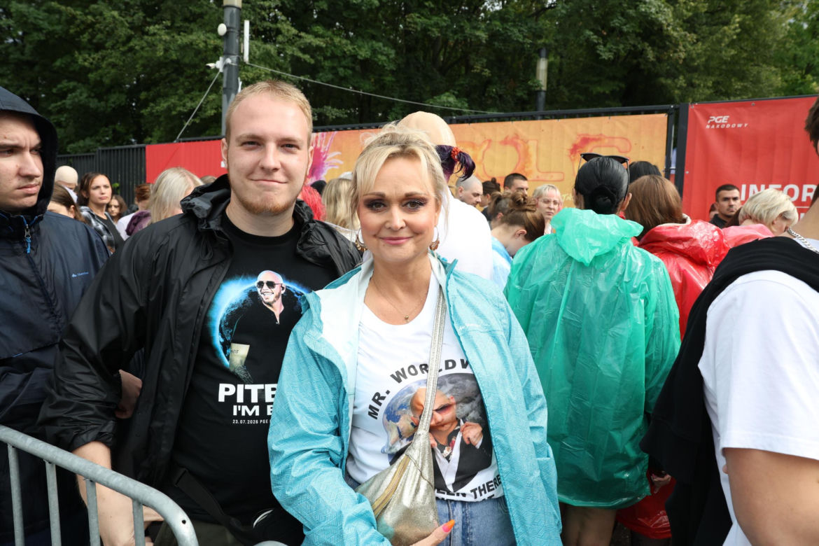 Fani przed koncertem Pitbulla