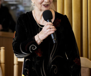 Żyła już tylko wspomnieniami o mężu