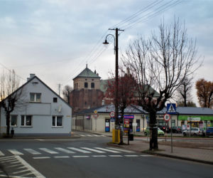 To jedno z najpiękniejszych miast w województwie łódzkim. Kiedyś było związane z Krakowem