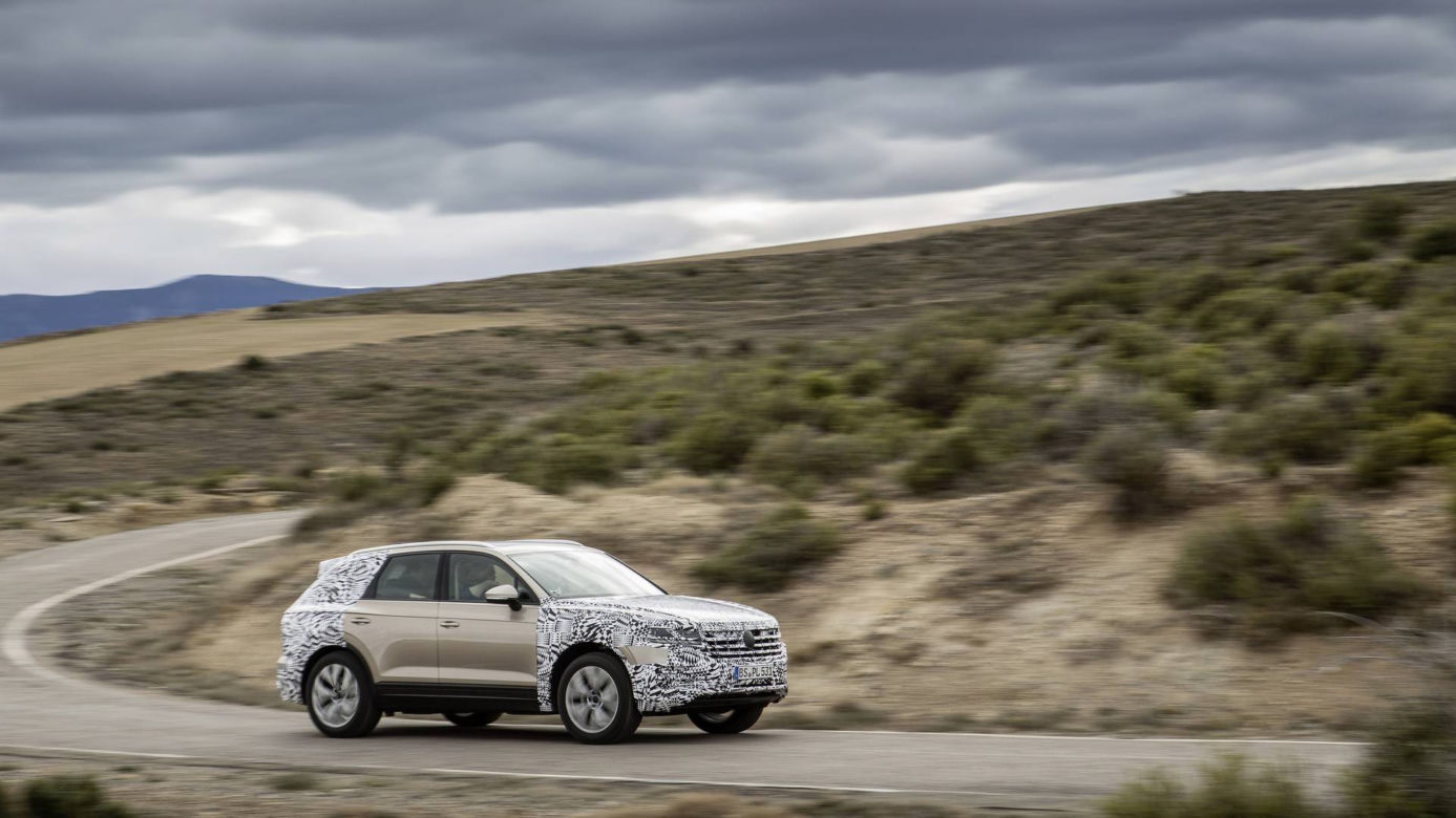 Zamaskowany Volkswagen Touareg