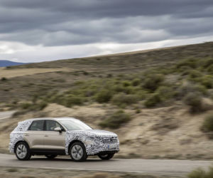 Zamaskowany Volkswagen Touareg