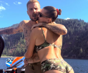 Wakacje Bieberów. Justin pali cygaro, a Hailey pokazuje pośladki