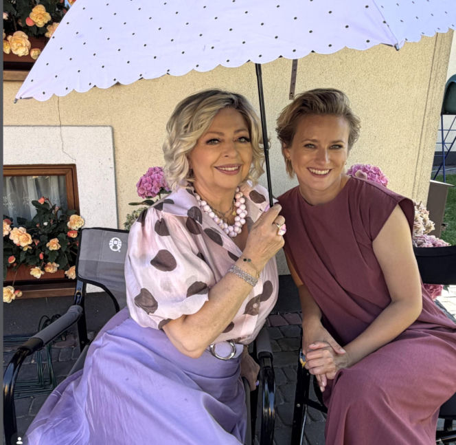 Ranczo. Klaudia (Marta Chodorowska), Halina Kozioł (Violetta Arlak)