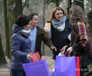 M jak miłość odc. 1144. Ula Mostowiak (Iga Krefft), Anna (Tamara Arciuch), Kinga (Katarzyna Cichopek), Ala (Olga Frycz)