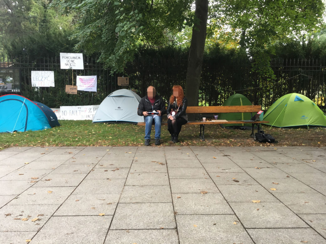 Samobójstwo w białym miasteczku