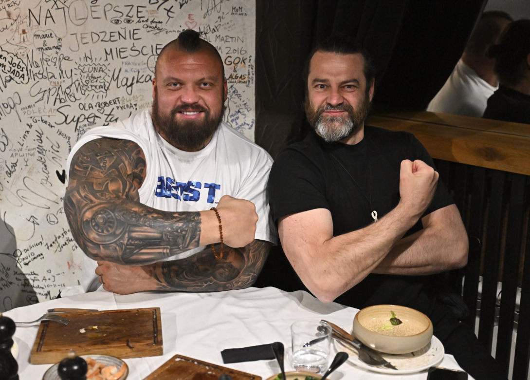 Eddie Hall zjadł przed walką z Pudzianowskim ogromnego steka. Pożre też "Pudziana"?