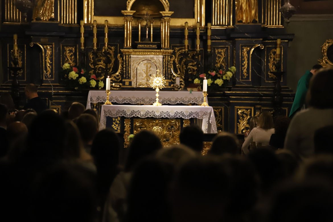 Msza święta dla singli w Krakowie. Najpierw modlitwa, a później potańcówka