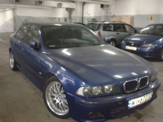 Rządowe samochody BMW serii 5 na sprzedaż