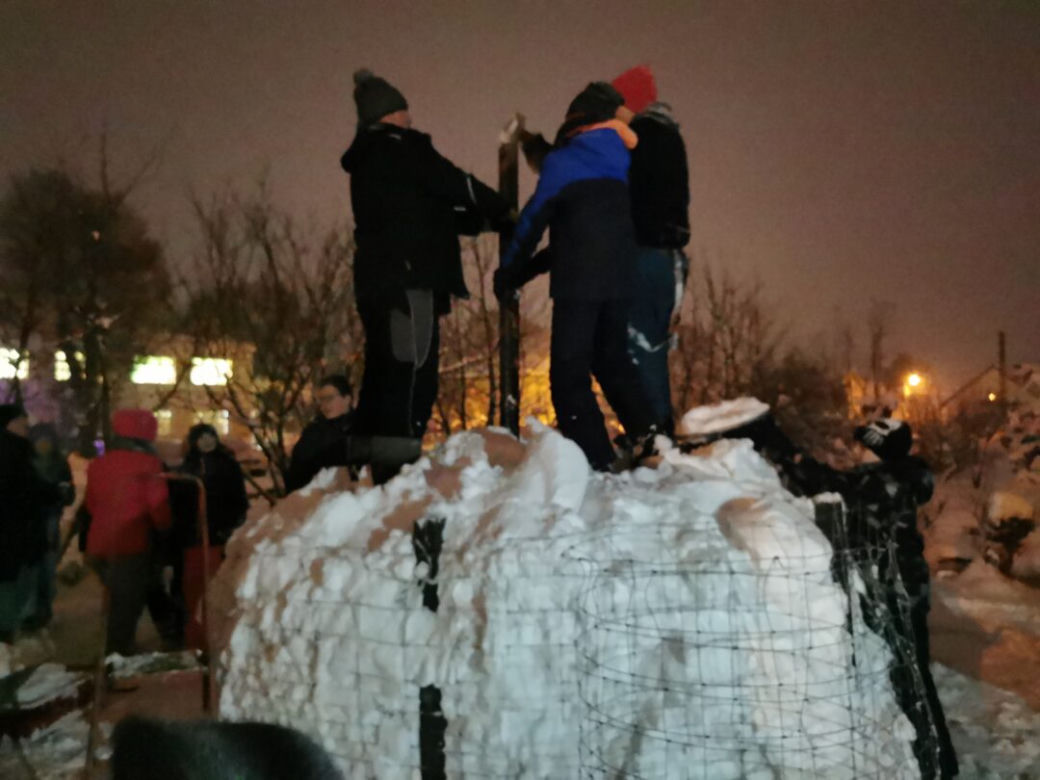 Największy bałwan na Śląsku znajduje się w Tworkowie. Zbudowali go uczniowie z podstawówki