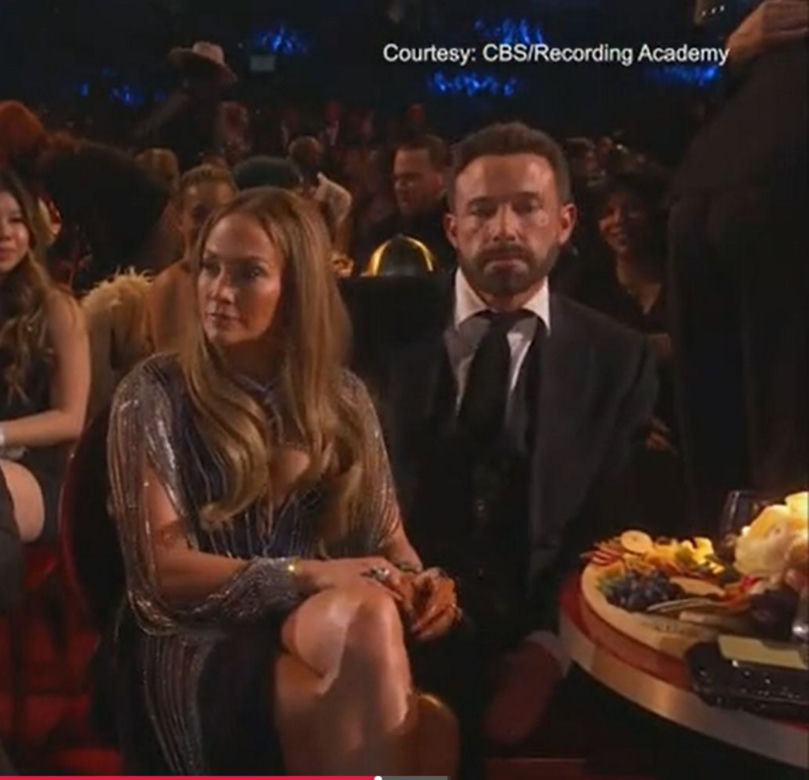 Affleck i j lo klocą sie na grammys i jakies ich inne foty Kryzys w małżeństwie J Lo i Afflecka?! Awantura przed kamerami!