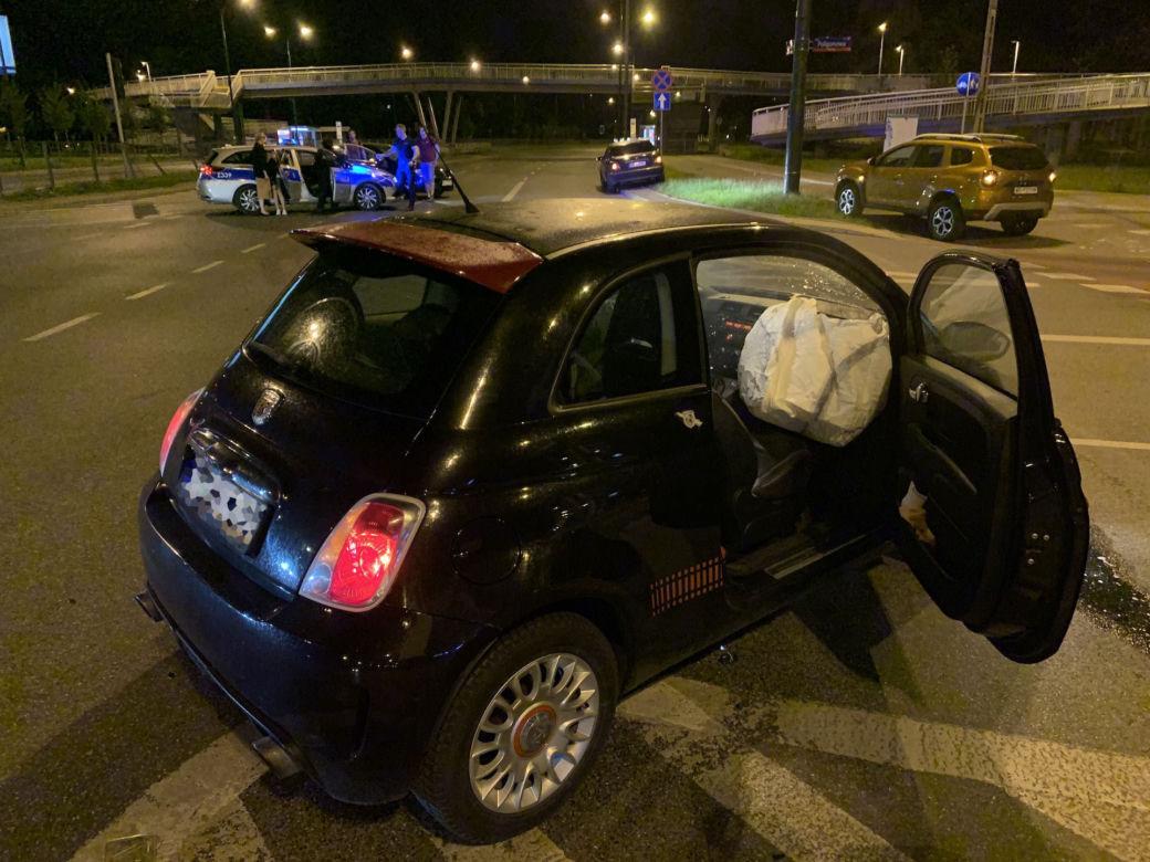 Wypadek drogowy, Warszawa, skrzyżowanie ul. Poligonowej z Ostrobramską