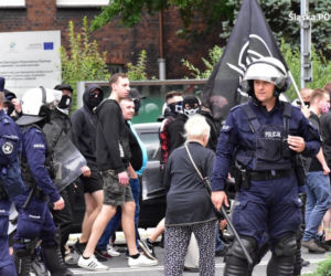 Katowice: Policjanci wśród nacjonalistów. Tajemnicza akcja służb na marszu! 
