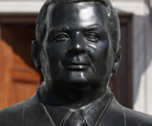 Pomnik Lecha Kaczyńskiego w Warszawie
