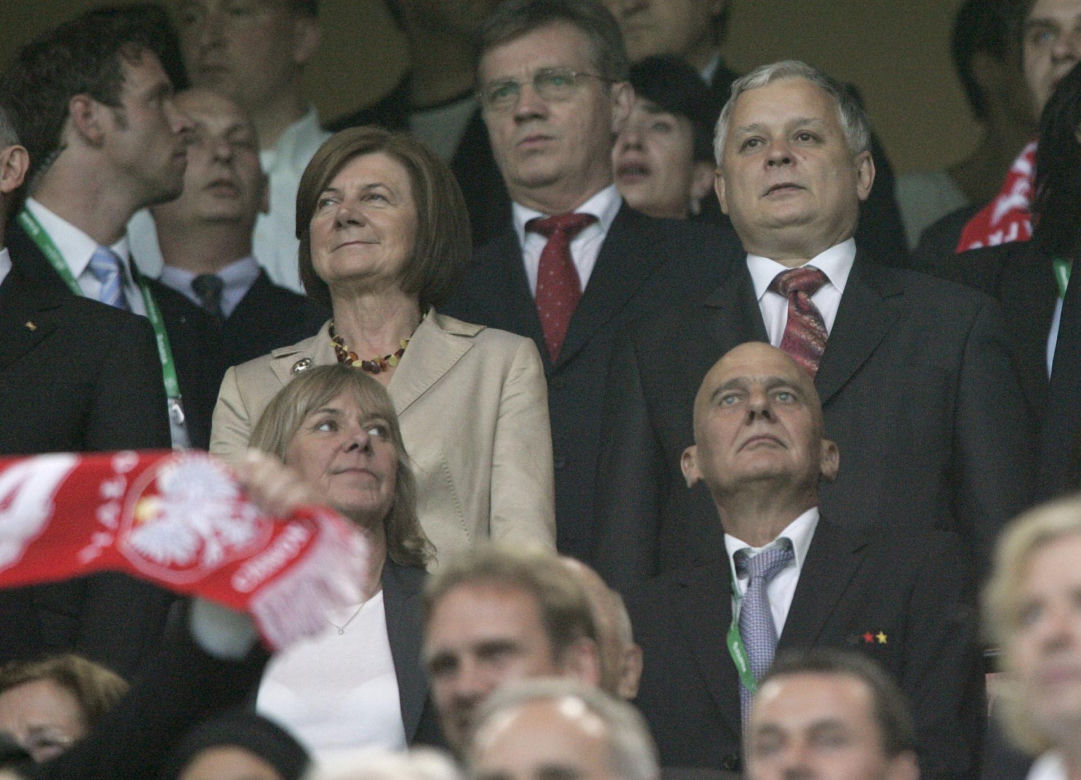 Lech Kaczyński i Jarosław Kaczyński na sportowych zdjęciach