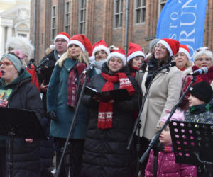 Orszak Trzech Króli 2026 w Toruniu. Zdjęcia z samego serca starówki