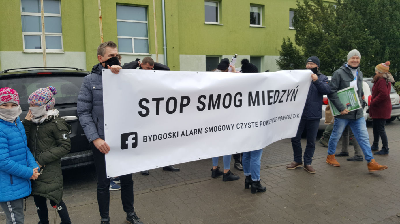 Akcja "Stop Smog" na bydgoskim Miedzyniu [ZDJĘCIA]