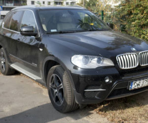 Sebastian Mila jeździ samochodem BMW X5 xDrive 40d