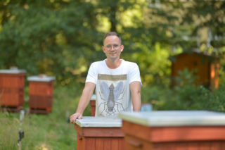 Miód się skrystalizował? Prof. Paweł Migdał wyjaśnia, co to naprawdę oznacza