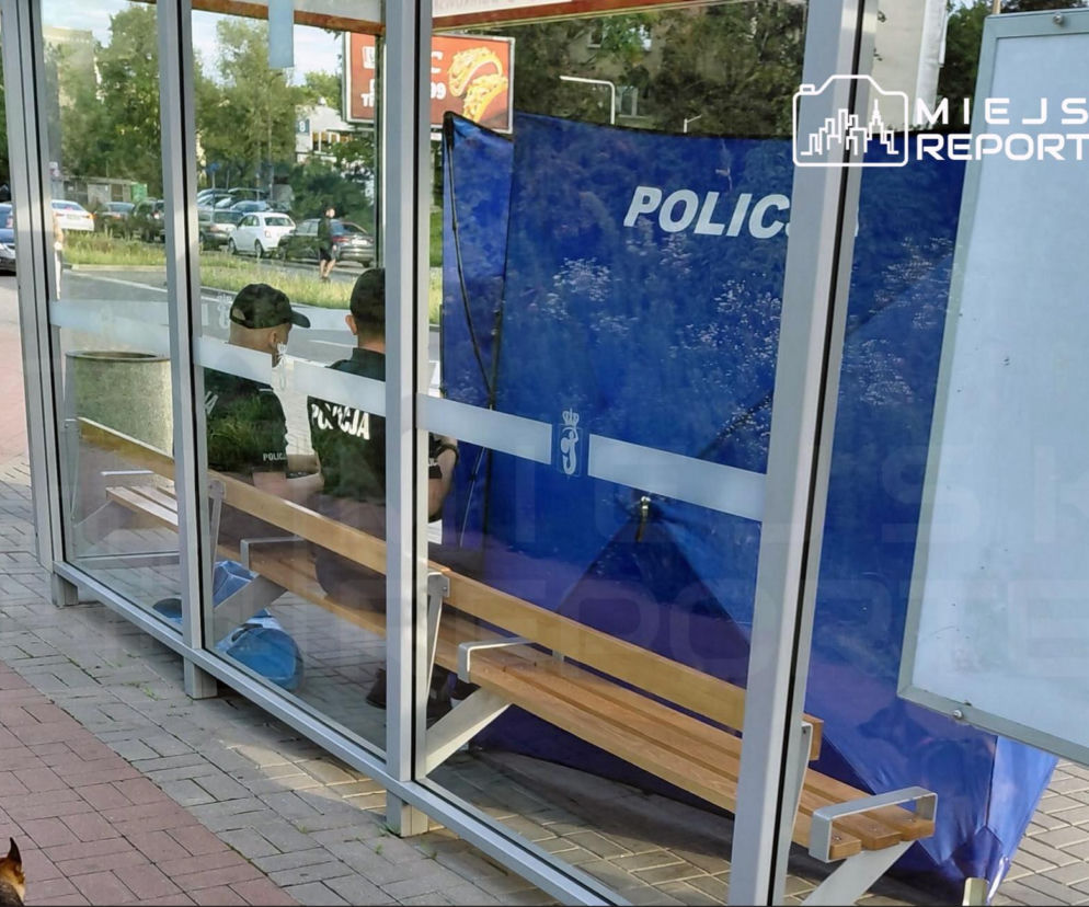 Nagła śmierć na przystanku w Warszawie. Na miejscu policja i prokutator