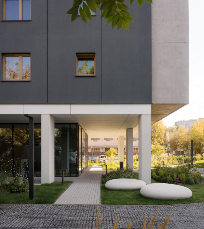 Kolejowa 19 w Warszawie, RISKARCH