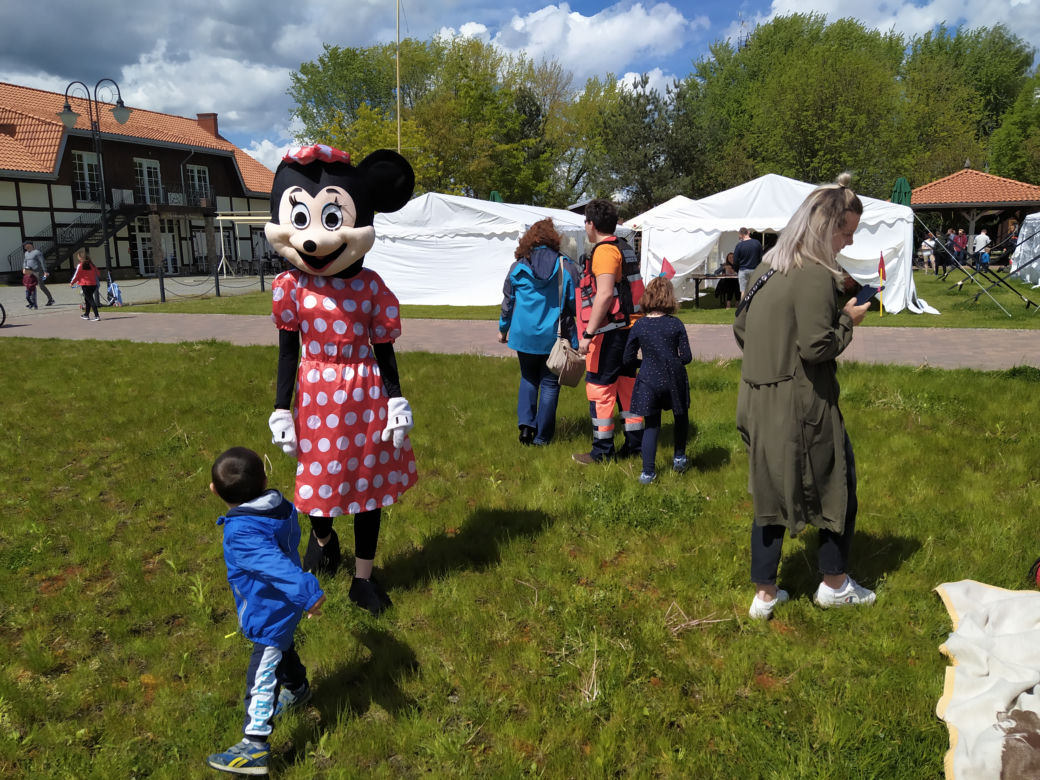 Zajęcia dla dzieci z udzielania pierwszej pomocy w ramach kampanii społecznej "Akcja i Edukacja. Widzę, więc reaguję" - 23.05.2021 nad zalewem w Siedlcach