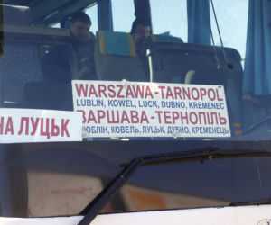 Wojna na Ukrainie. Ukraińcy wracają do bliskich