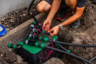 Nowoczesny ogród bez węża - koszt instalacji nawadniania w 2026