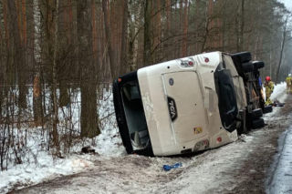 Na trasie Wyszków-Łochów na DK 62 doszło do wypadku autobusu