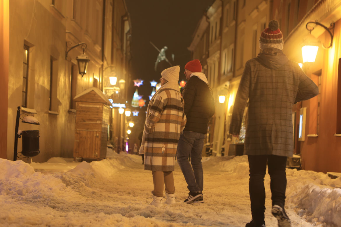Śnieżny Lublin wieczorową porą