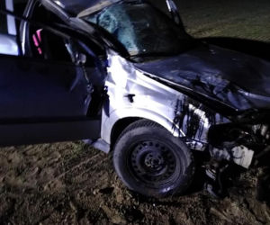 Sierpc. POWAŻNY WYPADEK! Zmiażdżone auto z kobietą za kierownicą! [ZDJĘCIA]