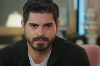 Panna młoda: Cihan odchodzi z firmy. Zaskakuje wszystkich, gdy zabiera Hancer do domu