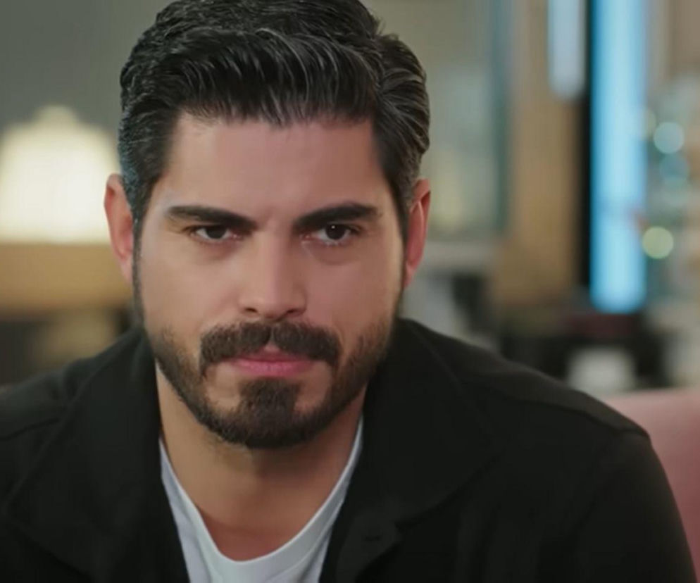 Panna młoda, odcinek 26: Cihan odchodzi z firmy. Zaskakuje wszystkich, gdy zabiera Hancer do domu