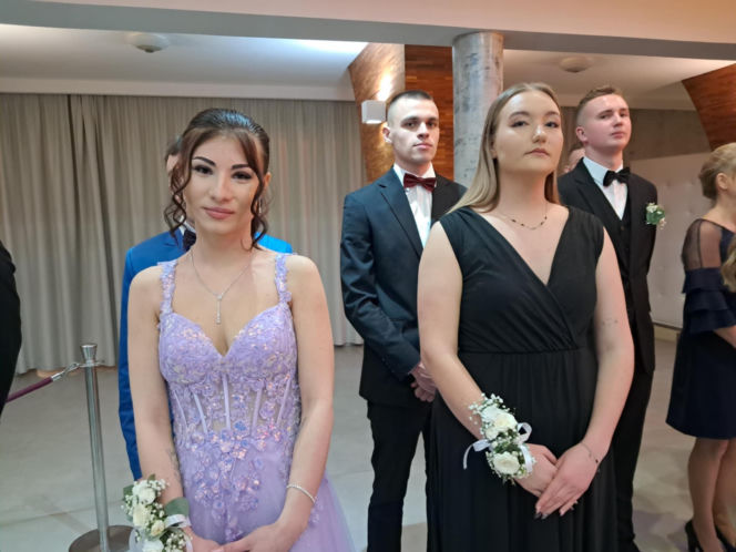 Studniówka 2026 maturzystów ZSTM w Skarżysku-Kamiennej