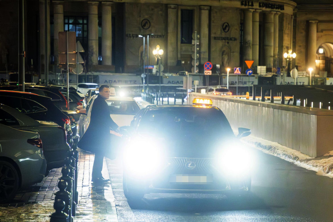 Sławomir Mentzen na zakupach w galerii