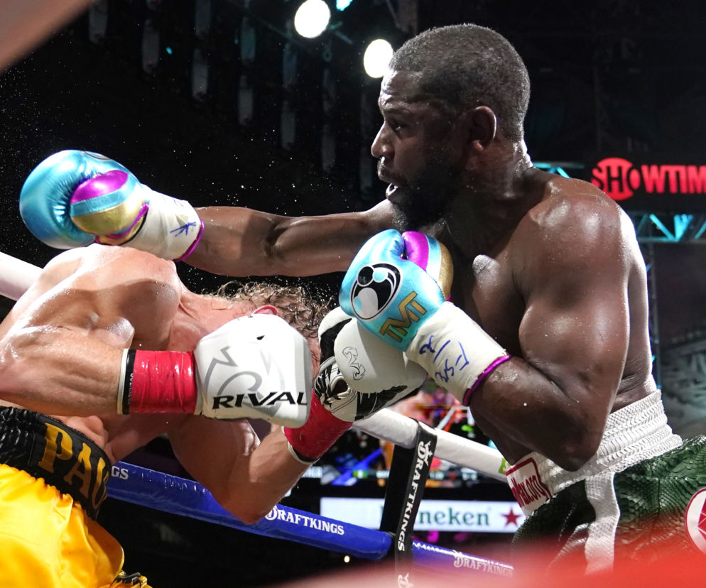 Floyd Mayweather Jr. - Logan Paul
