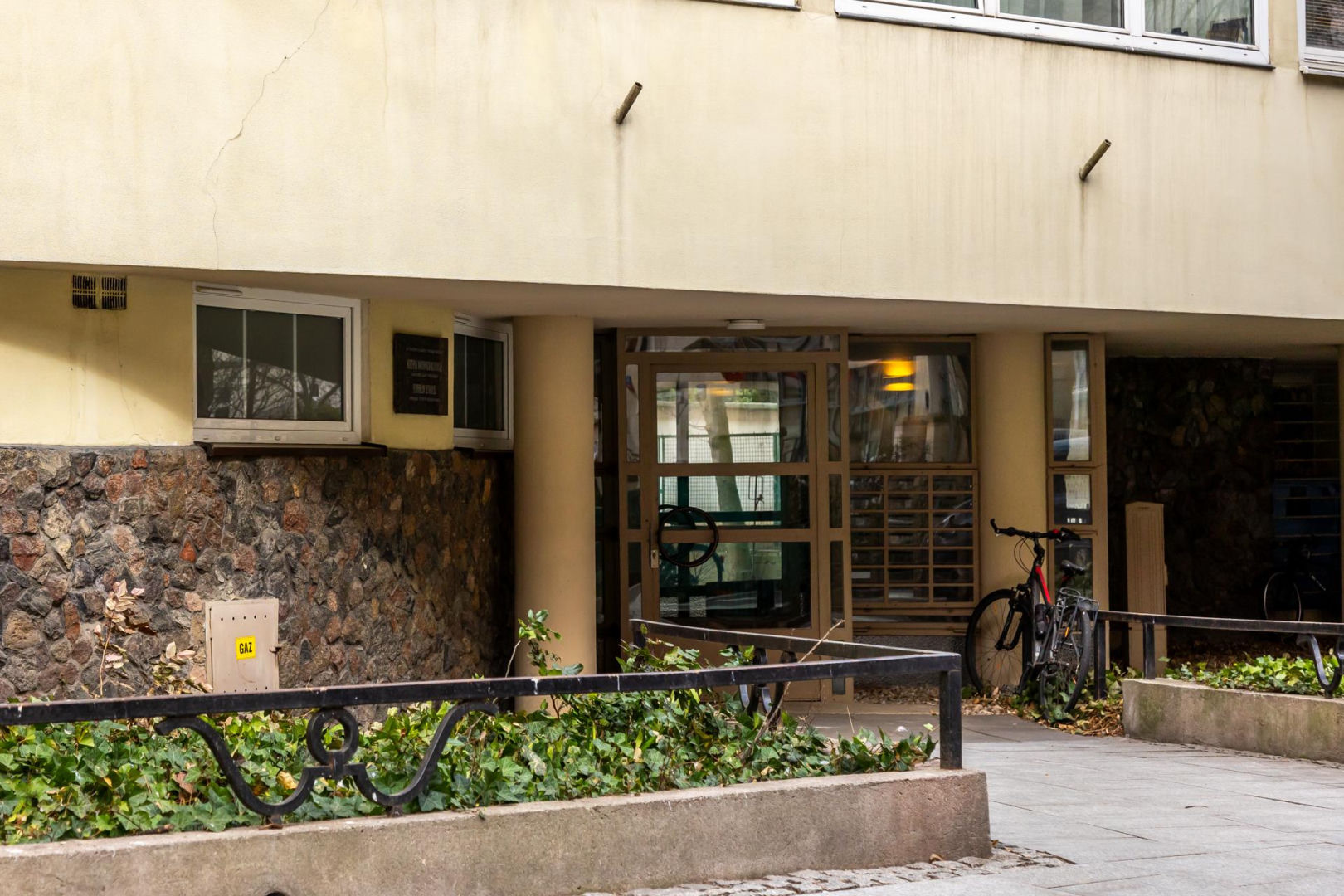 Dom Pod Żaglem na Alei Przyjaciół w Warszawie