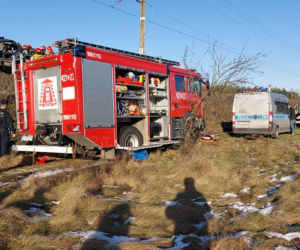 Wypadek koło Kutna. Zginęła kobieta, dwoje dzieci rannych