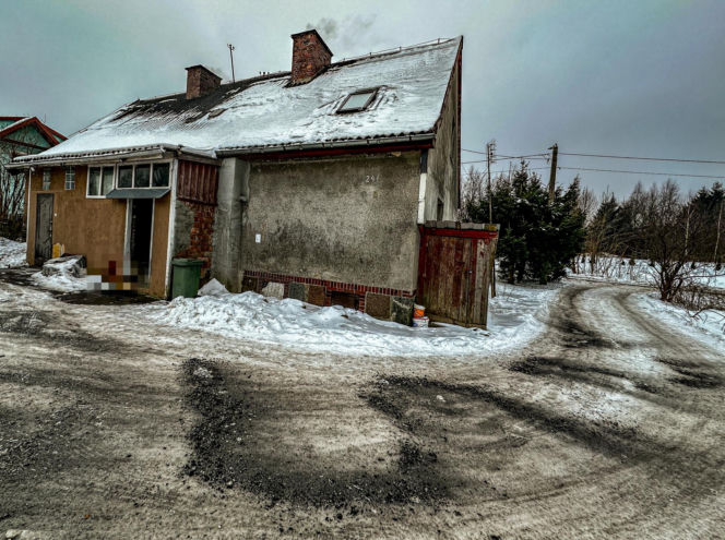 Ogolił ją na łyso, bił po głowie, upadła. Marina już się nie podniosła