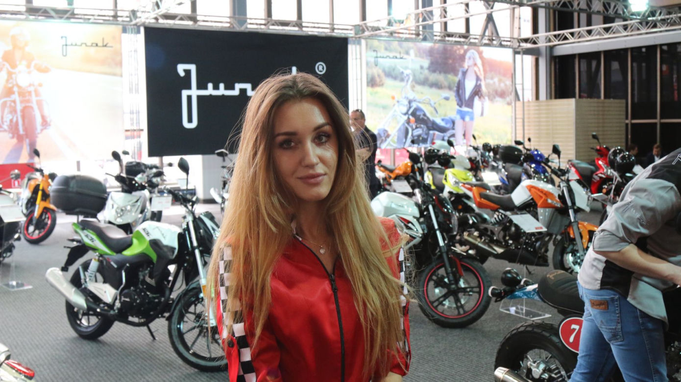 Dziewczyny z Motor Show Poznań 2016