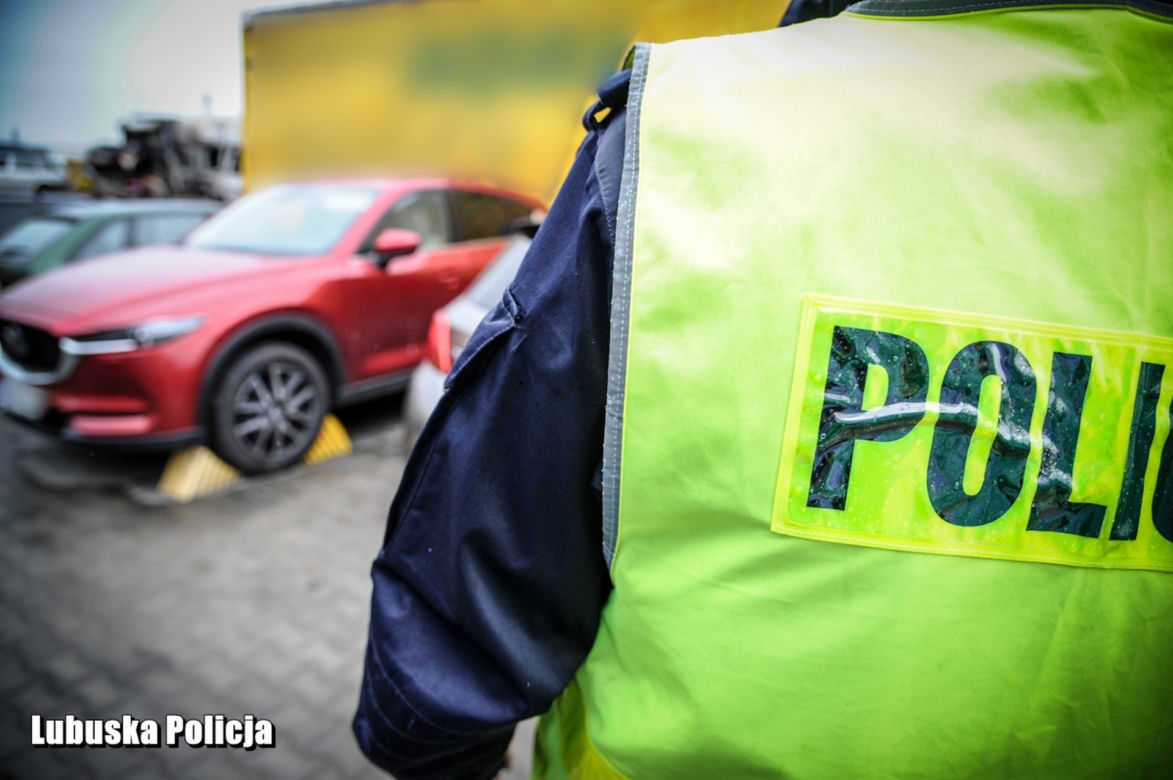Toyota Yaris Hybrid i Mazda CX-5 odzyskane przez kryminalnych