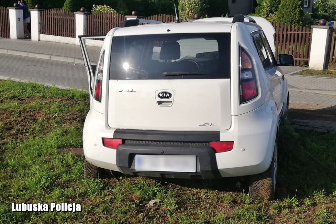 Pijany kierowca zgubił koło podczas pościgu
