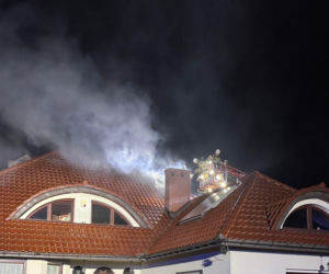 Dramatyczna akcja gaśnicza. W środku płonącego domu znaleźli zwęglone ciało
