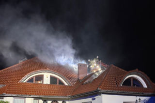 Dramatyczna akcja gaśnicza. W środku płonącego domu znaleźli zwęglone ciało