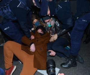 Manifestacja przed siedzibą MEN